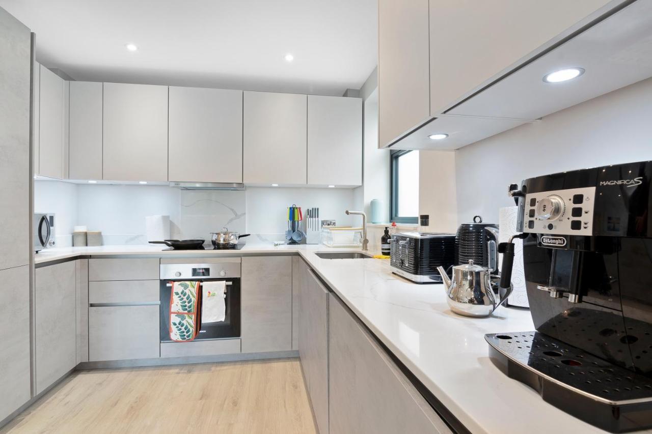 Spacious, 3 Bedroom, 2 Bathroom, Surbiton מראה חיצוני תמונה