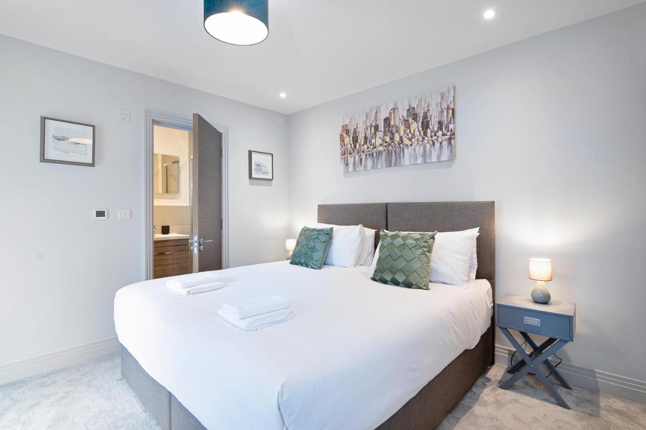 Spacious, 3 Bedroom, 2 Bathroom, Surbiton מראה חיצוני תמונה