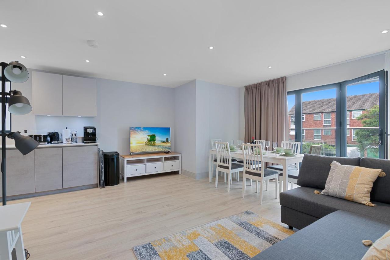 Spacious, 3 Bedroom, 2 Bathroom, Surbiton מראה חיצוני תמונה