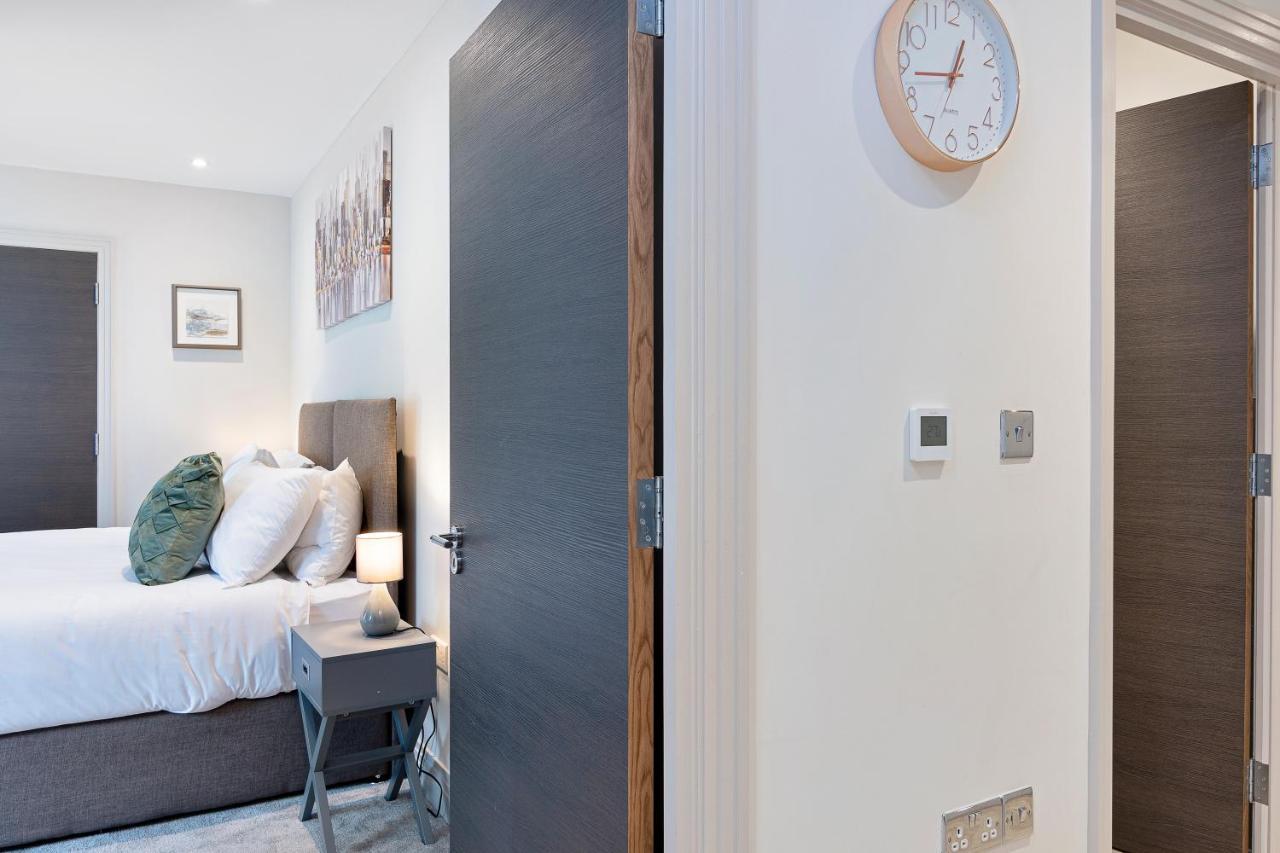 Spacious, 3 Bedroom, 2 Bathroom, Surbiton מראה חיצוני תמונה